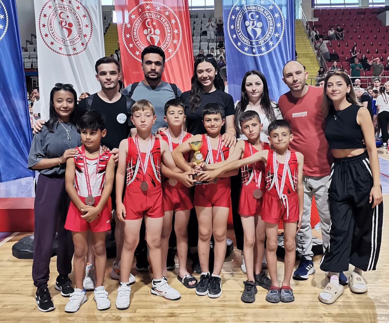 Afyonkarahisar’da Artistik Cimnastik Zafer Şenliği